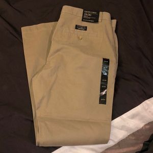 NWT Babana Republic men’s Fulton Chino Pants